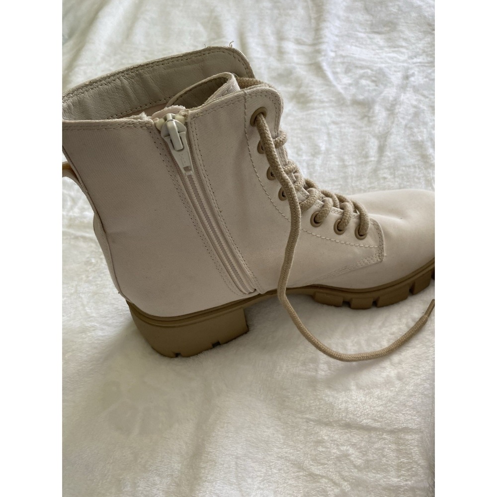 Universal Thread Kolbi Canvas Combat Boots Sz 8, Off-White Cream Chunky Lug Sole - Picture 2 of 7